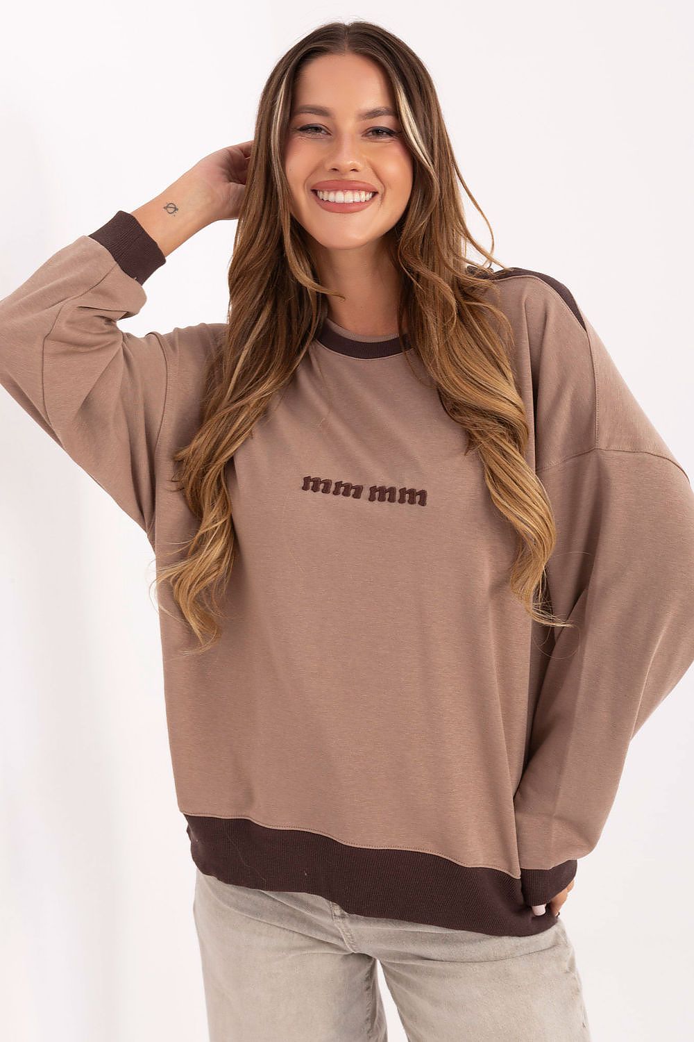  Sweatshirt model 218851 Relevance 