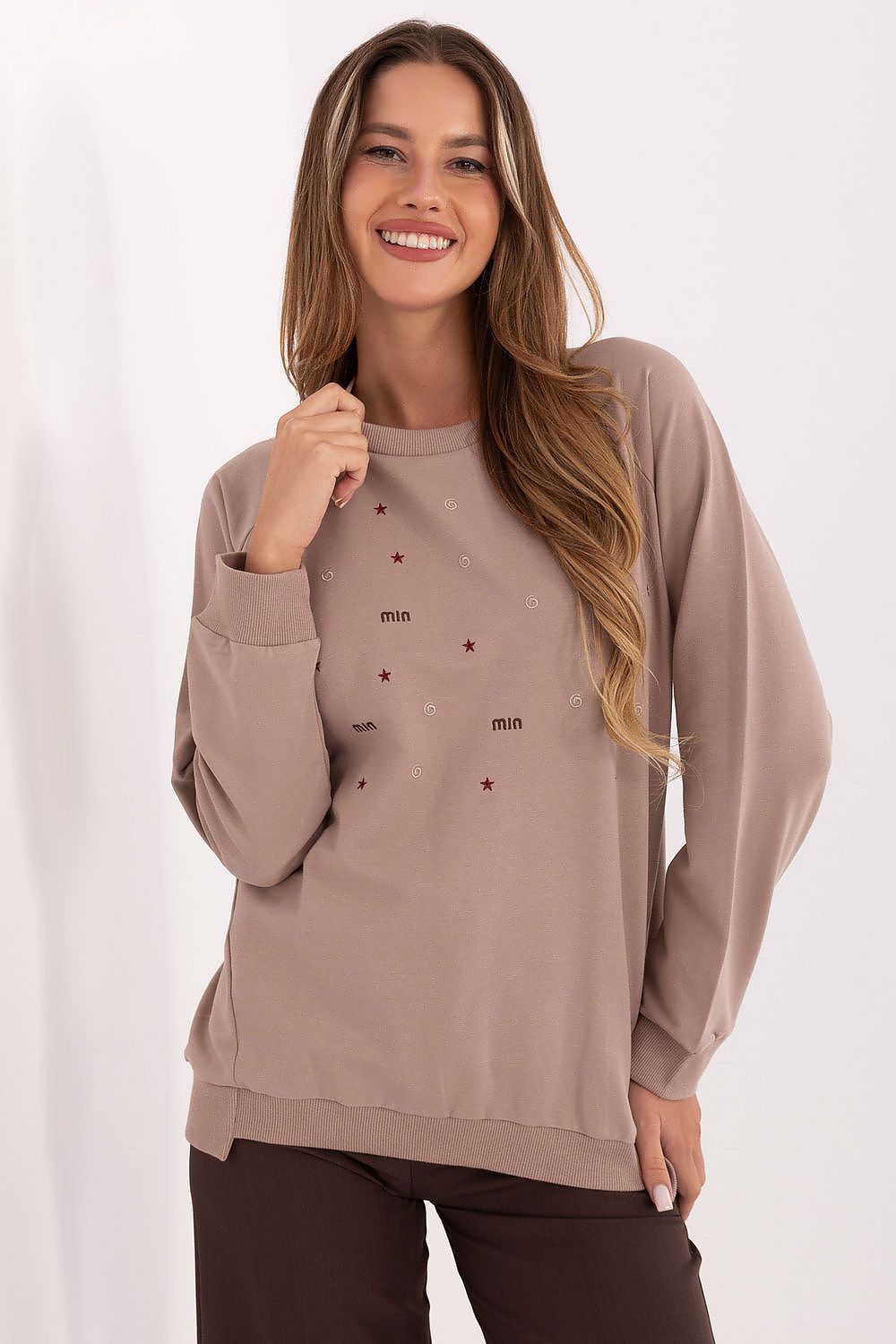  Sweatshirt model 219434 Relevance 
