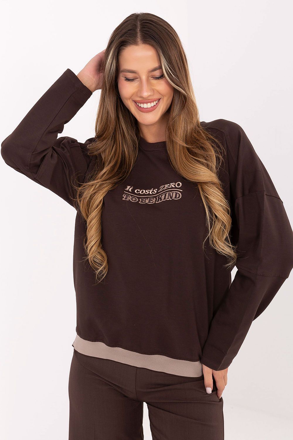  Sweatshirt model 219439 Relevance 