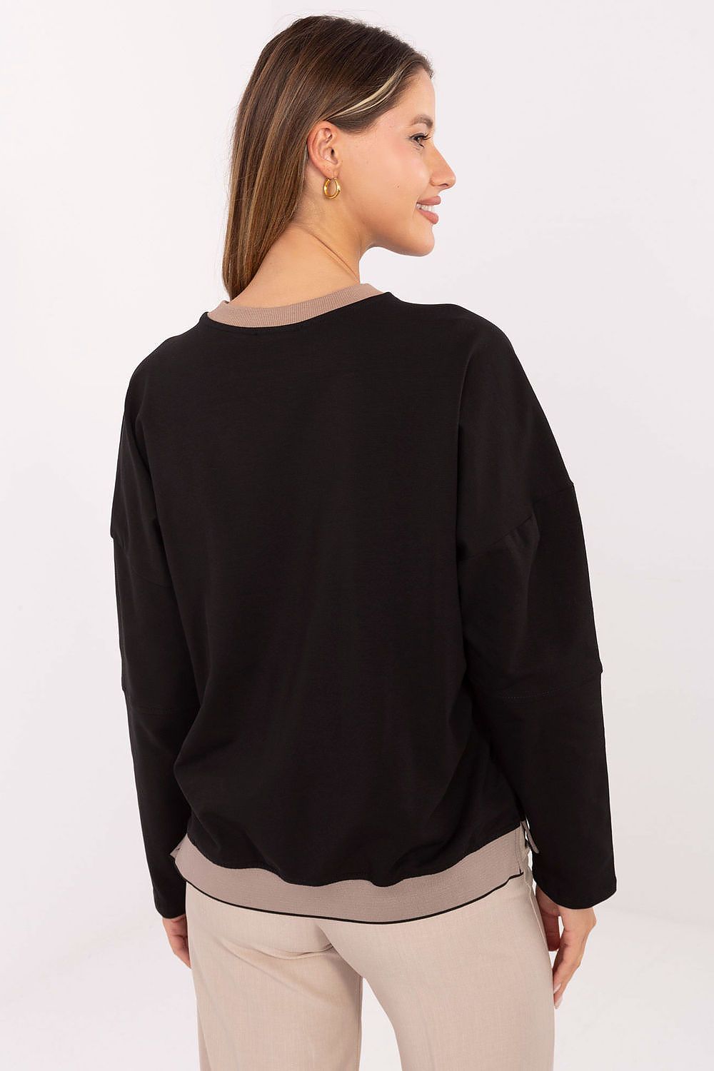  Sweatshirt model 219441 Relevance 