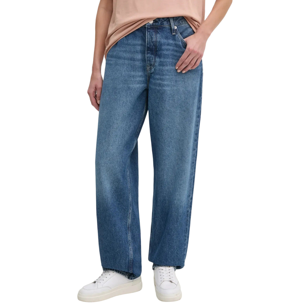Relaxed Tapered Jeans