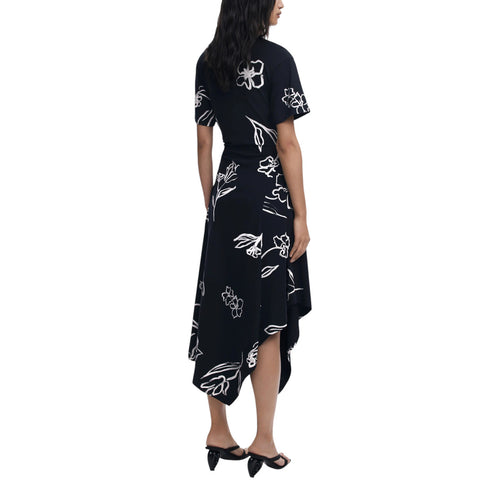 Schwarz-weißes Blumenkleid